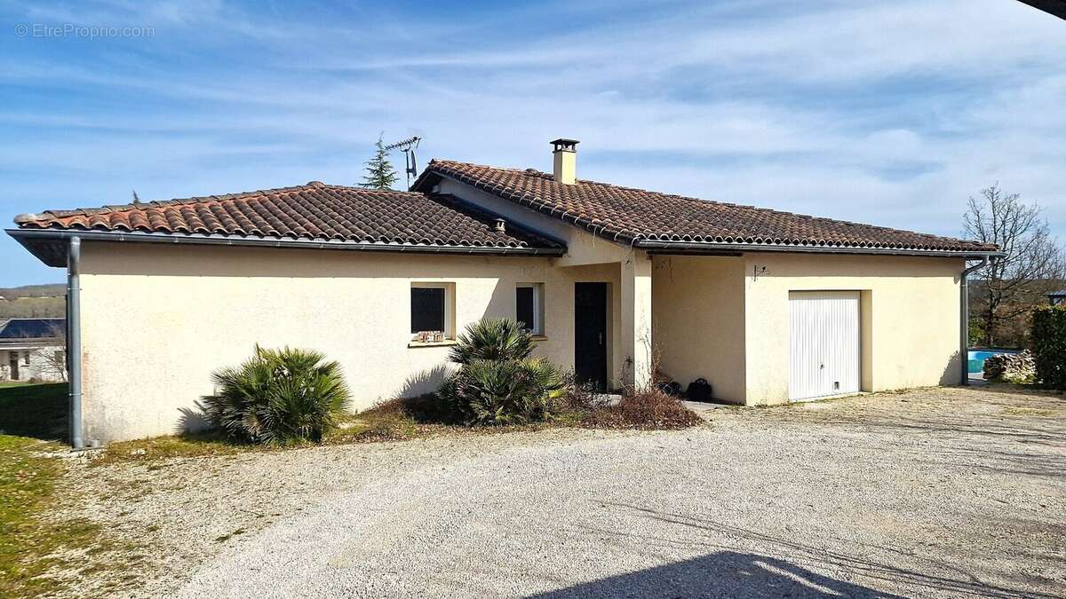 CIEURAC  Une maison où le printemps prend tout son sens - photo 3