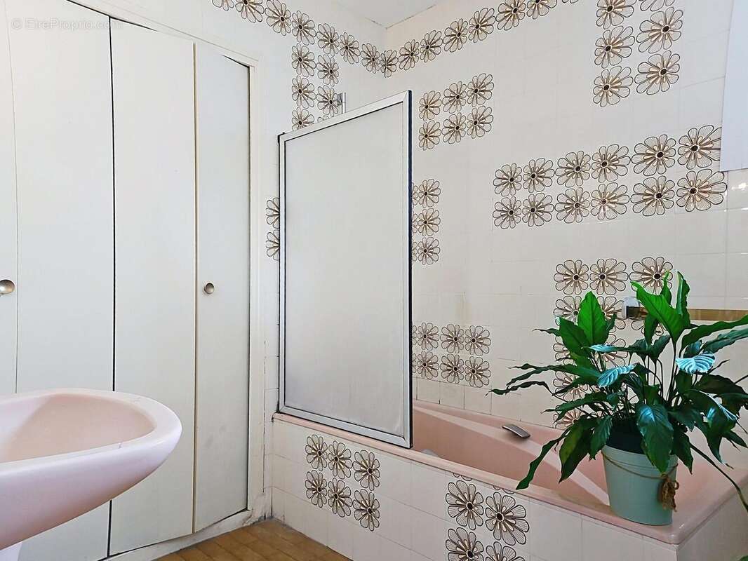 Maison 193 m² à Villeneuve-La-Comptal  - photo 8
