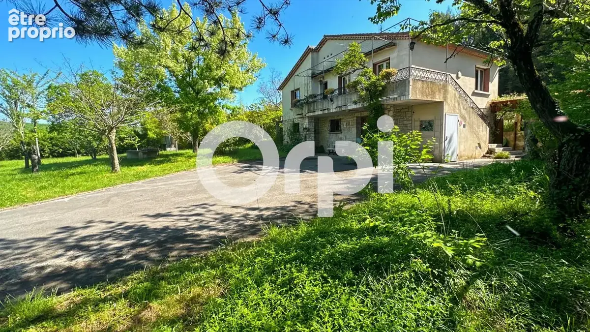 Maison avec 4 chambres et terrain de 4 247 m² à Ruoms - photo 2
