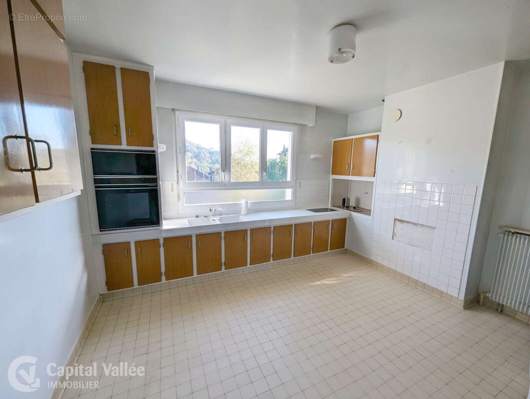 Maison à SAINT-REMY-LES-CHEVREUSE