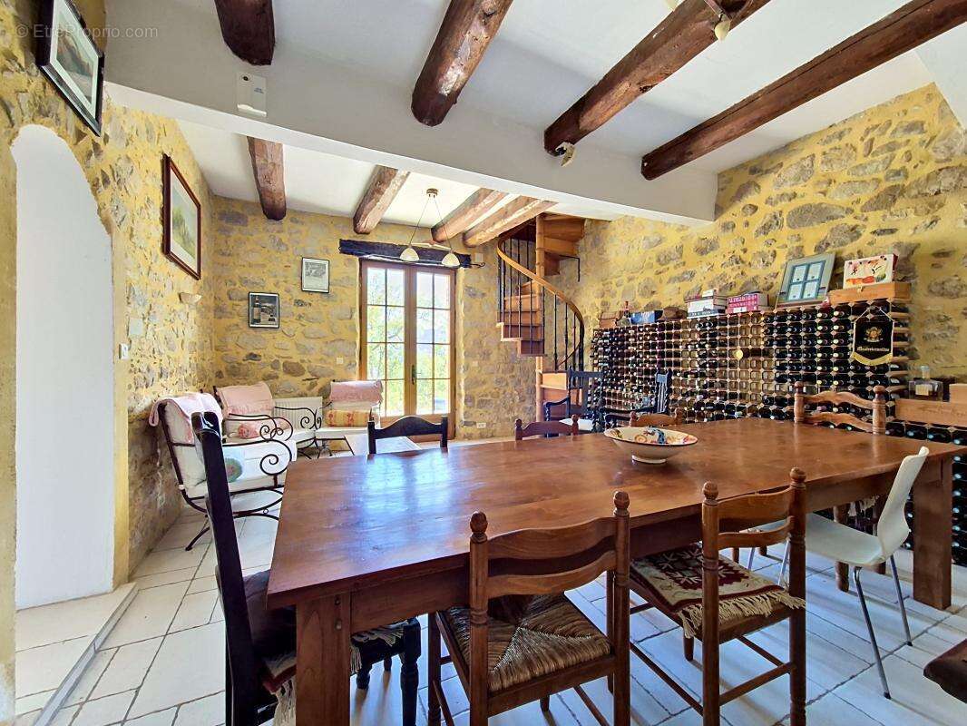 Maison 204 m² à La Penne  - photo 7