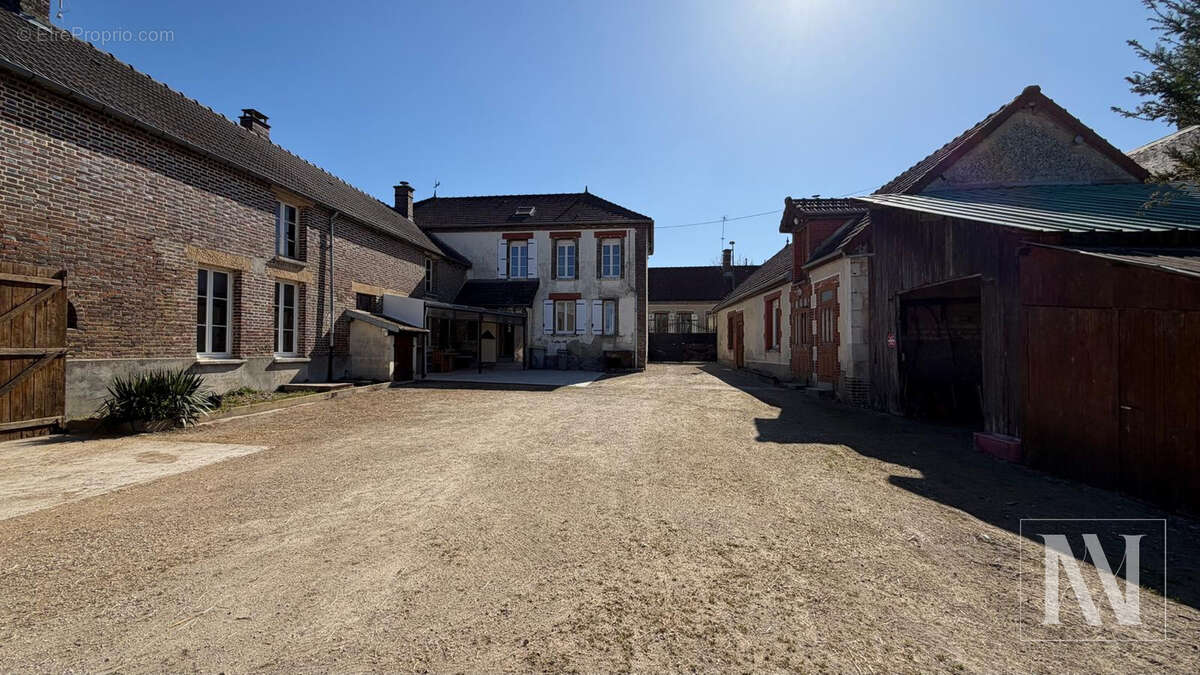 Maison à DIERREY-SAINT-JULIEN