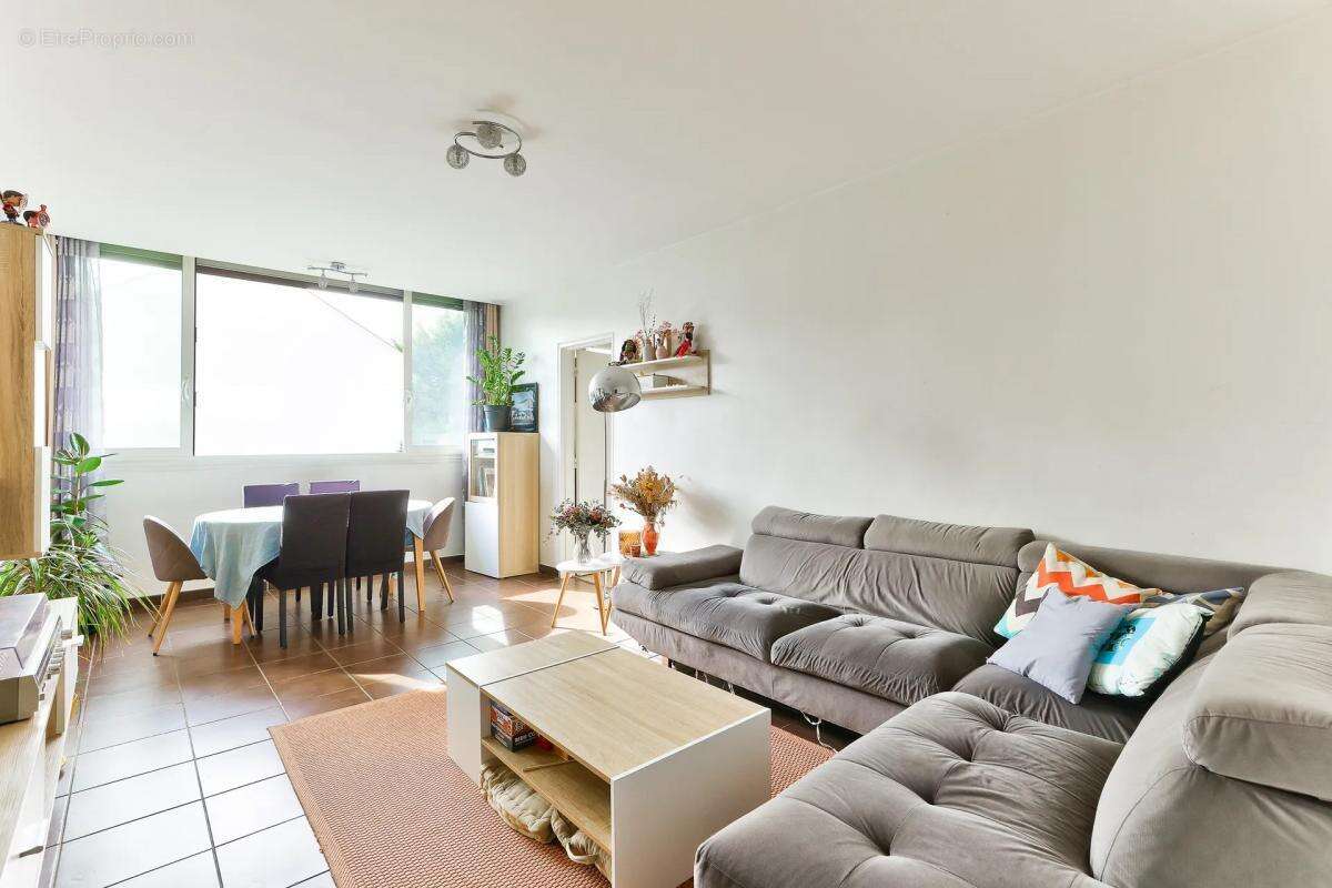 Appartement à GENNEVILLIERS