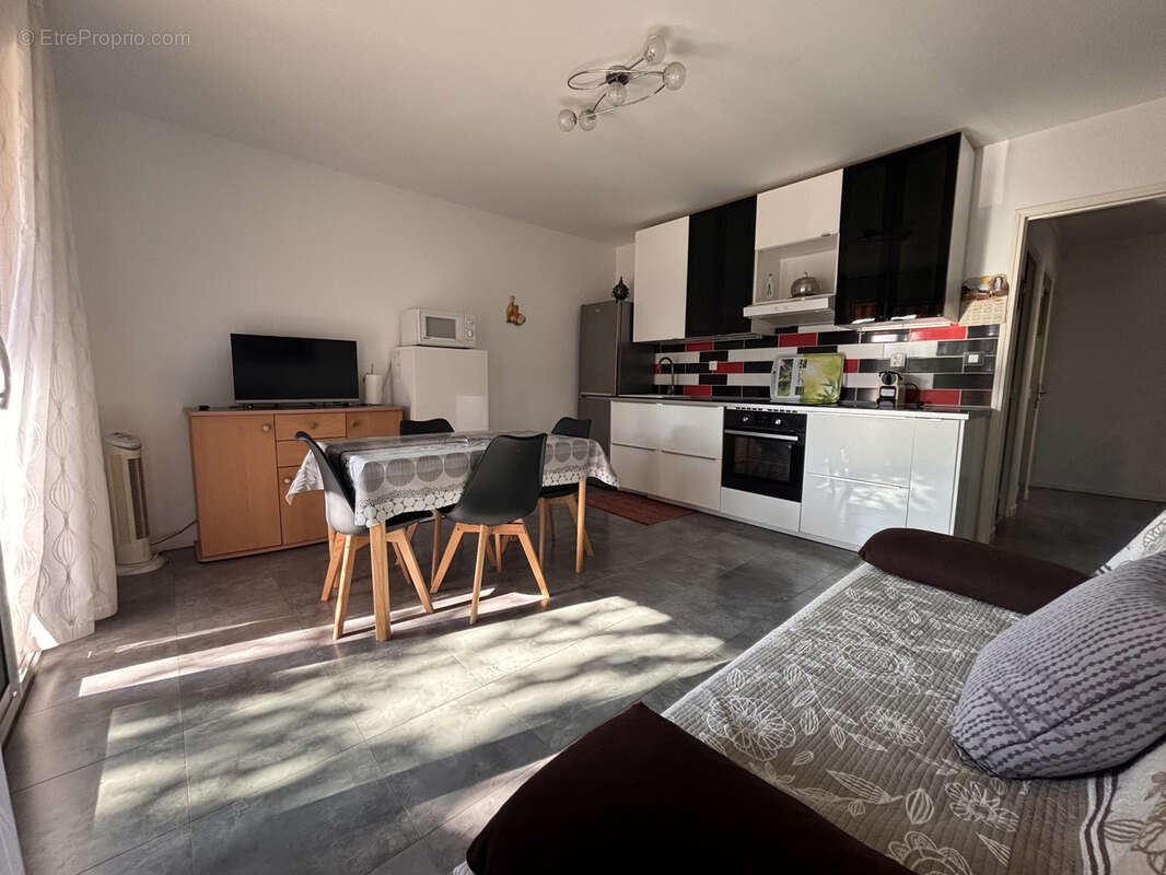 Appartement à SAINT-CYR-SUR-MER