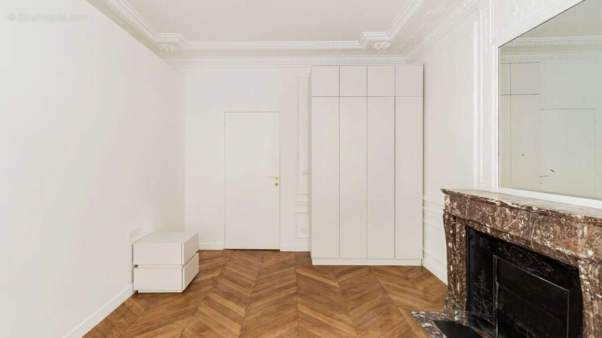 Appartement à PARIS-7E