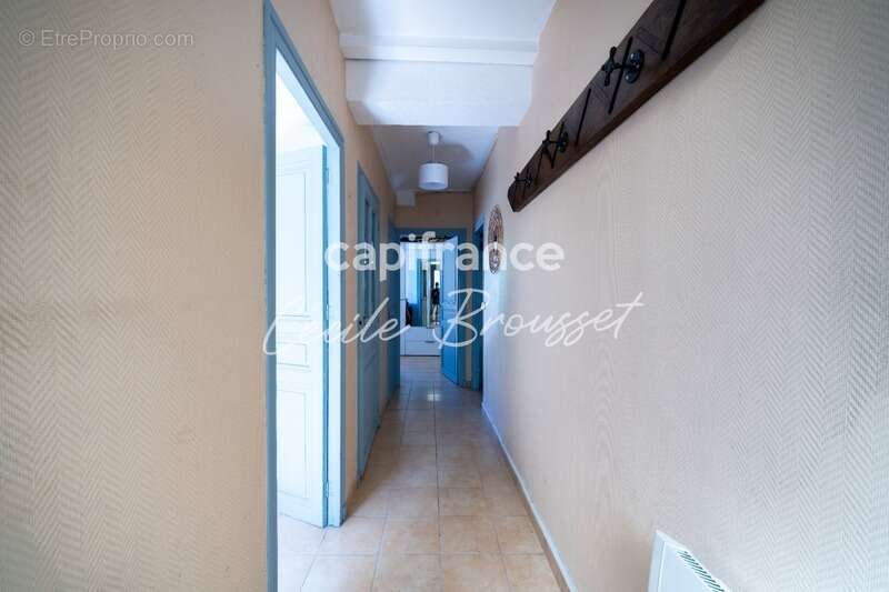 Maison à SAINT-LAURENT-DE-CERDANS