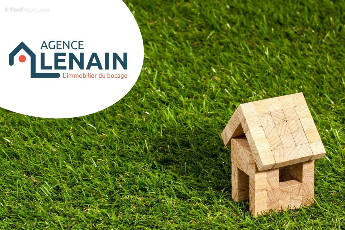 Terrain à MOUCHAMPS