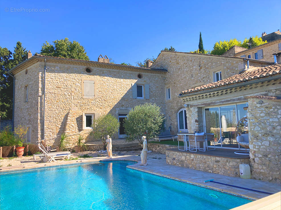 Maison à MONTELIMAR