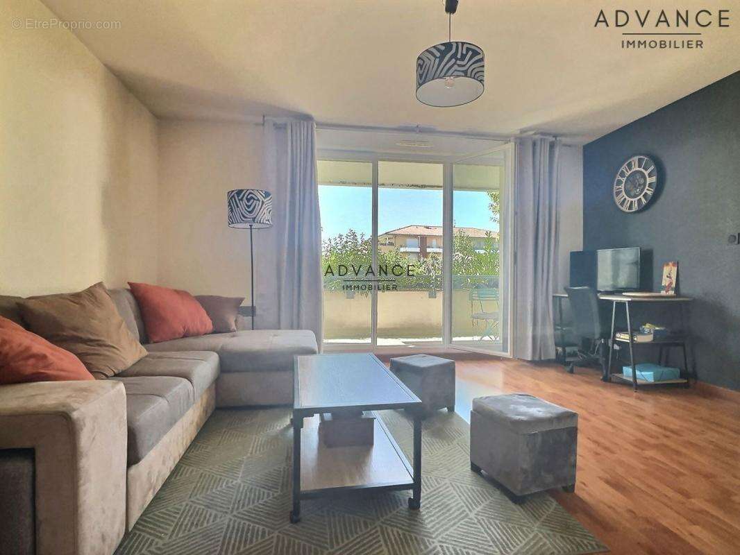 Appartement à FROUZINS