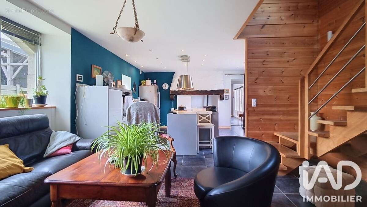 Maison 117 m² à Ploneour-Lanvern  - photo 9