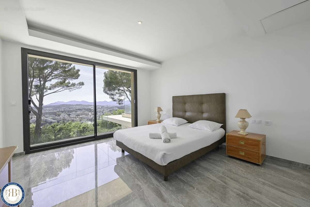 Maison à MOUGINS