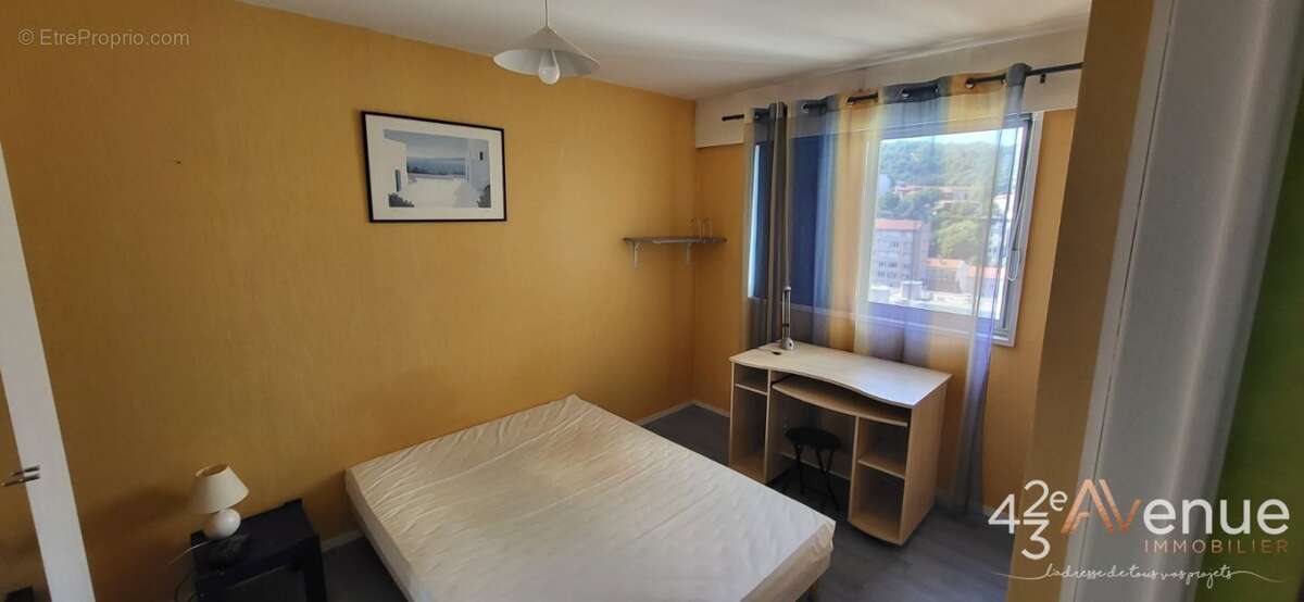 Appartement à SAINT-ETIENNE