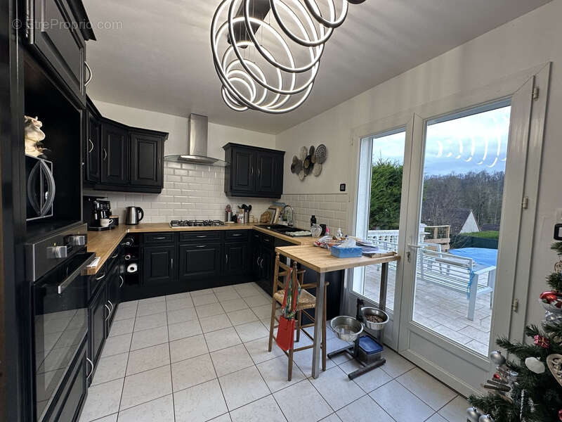 Maison à FRESNOY-LA-RIVIERE