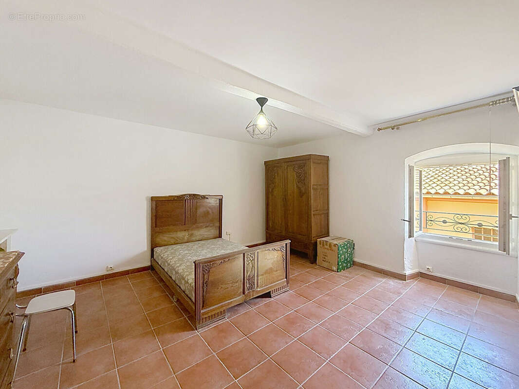 A vendre ! Appartement T4 de 118 m² au coeur du centre historique d'Ajaccio - photo 9