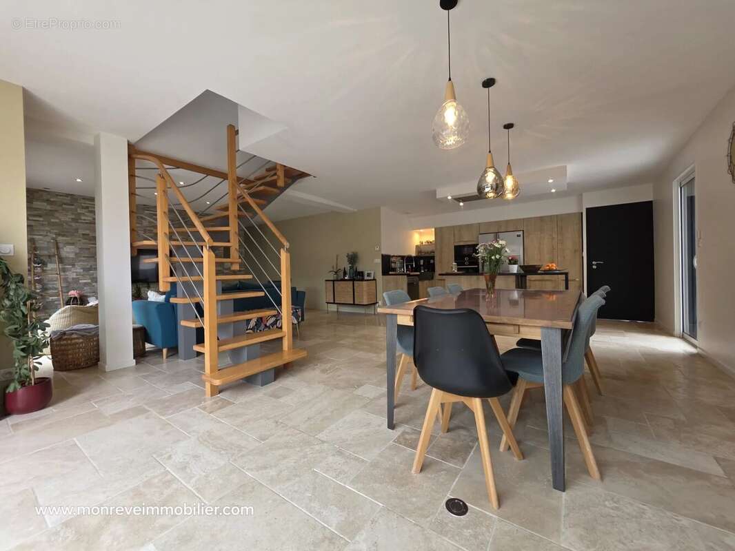 Maison à BOUGUENAIS