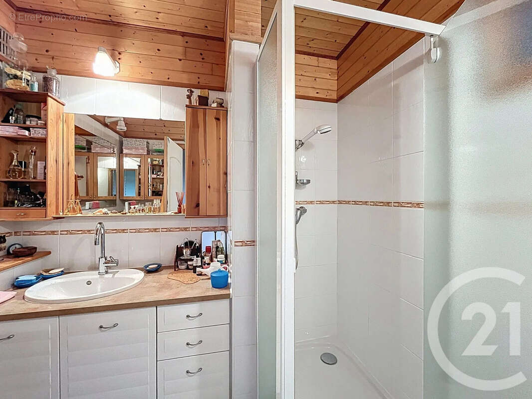 Appartement à PONT-EVEQUE