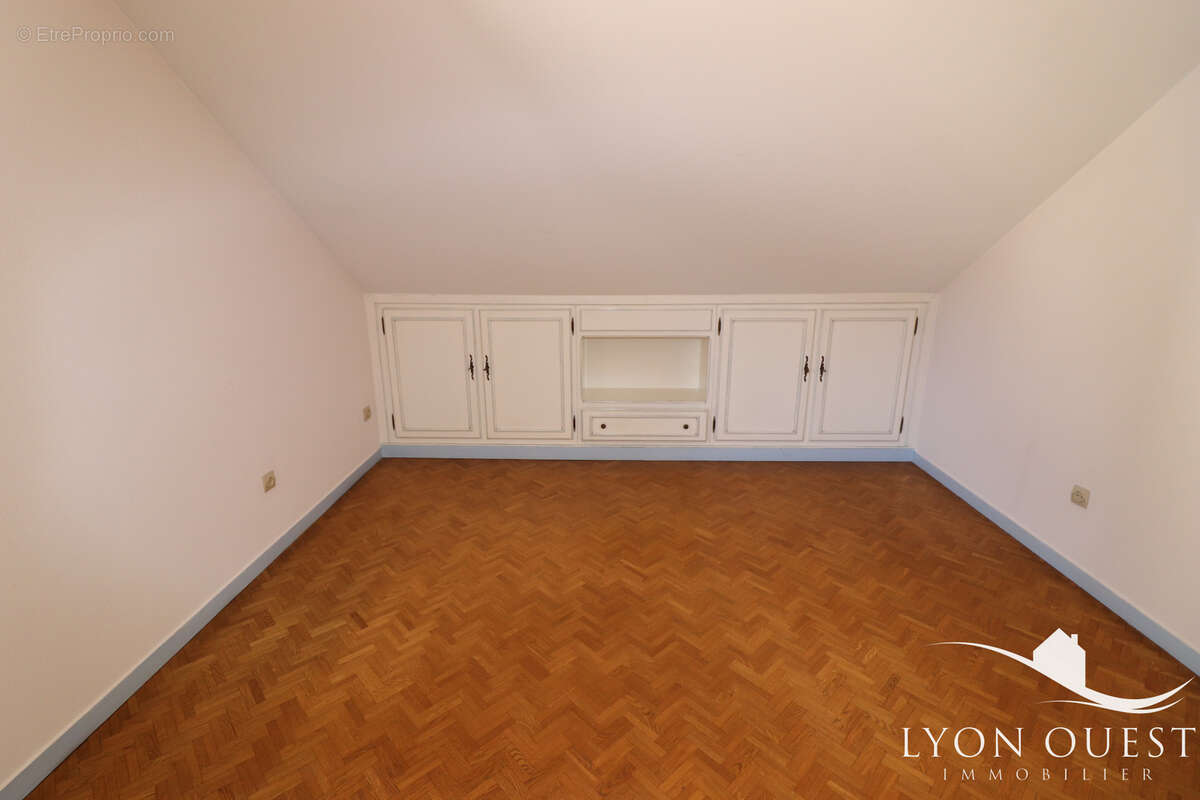 Appartement à CHARBONNIERES-LES-BAINS