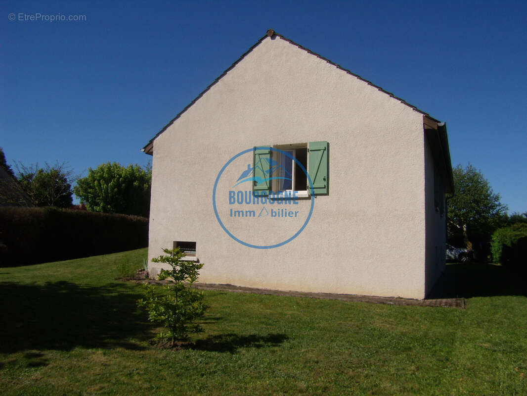 Maison à VARENNES-LE-GRAND