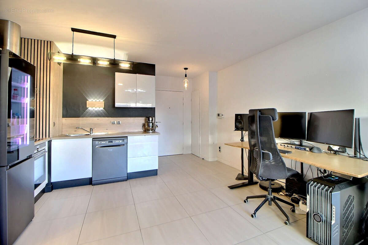 Appartement à LATTES