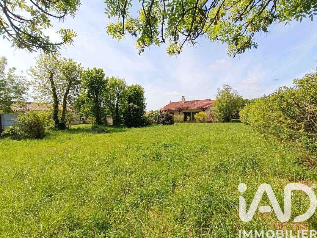 Photo 2 - Maison à LE BERNARD