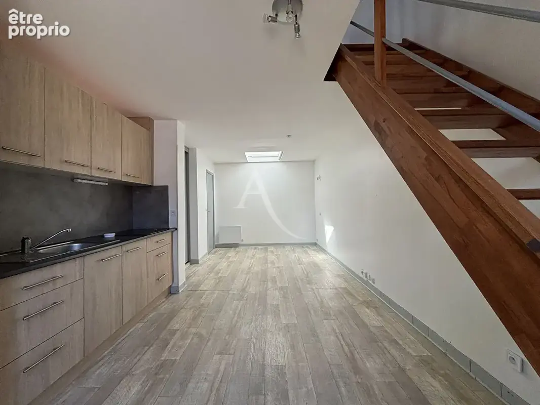 À vendre : maison divisée en 2 logements - quartier Belle-Beille à Angers - photo 2