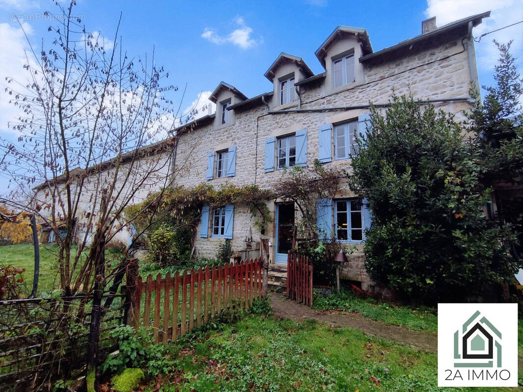 Maison à SAINT-PRIEST-DES-CHAMPS