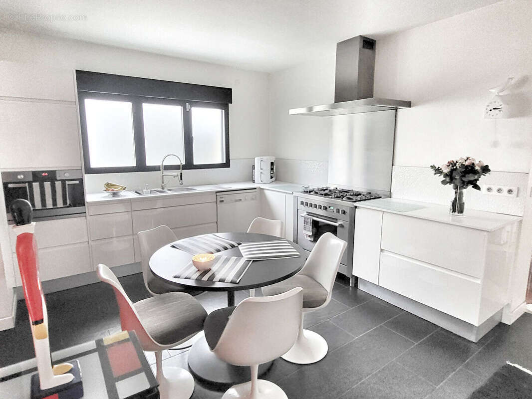 Maison Taverny 7 pièce(s) 204 m2 - photo 4