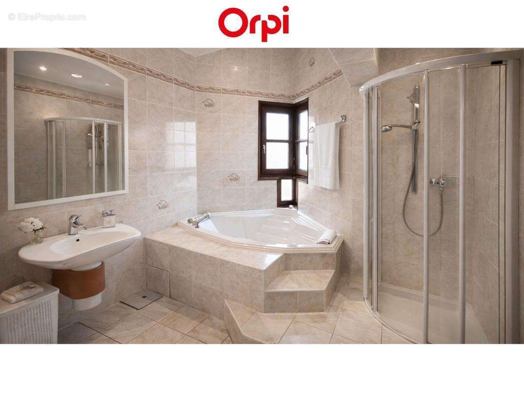 Maison à VETRAZ-MONTHOUX