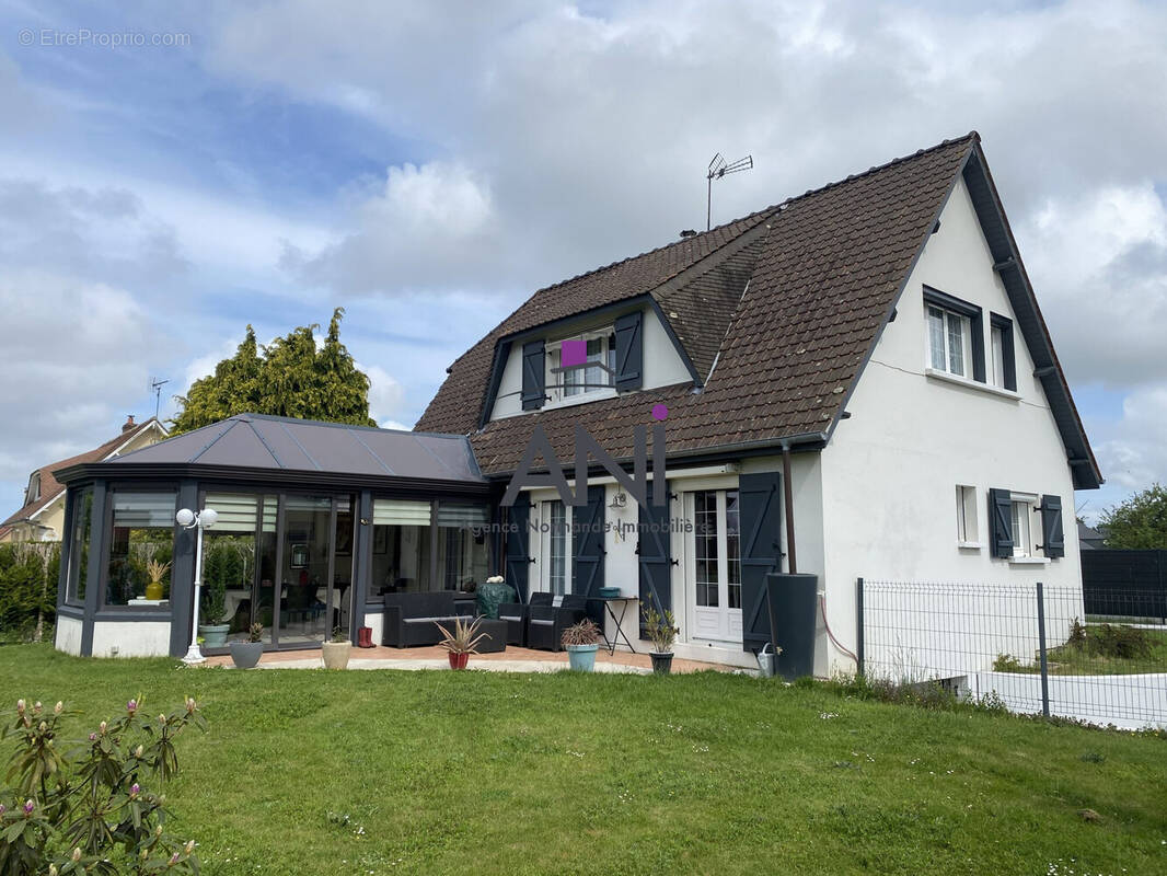 Maison à AVREMESNIL