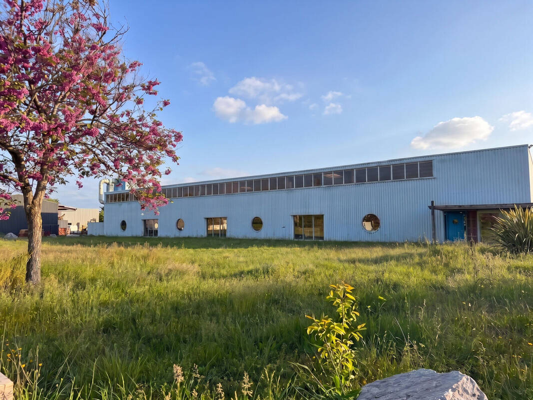 Photo 1 - Commerce à UZOS