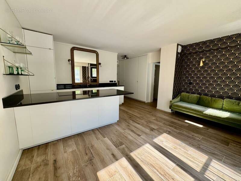 Paris 19e – Laumière – Lumineux 2 pièces de 41 m² au calme sur jardin - photo 2