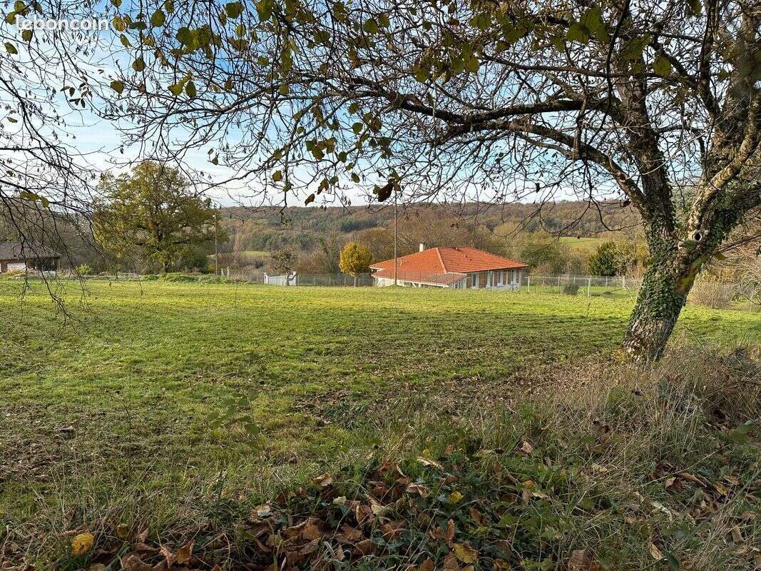 Terrain à SERS