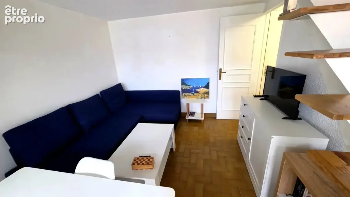 Charmant studio mezzanine avec loggia et vue latérale sur le port - photo 10