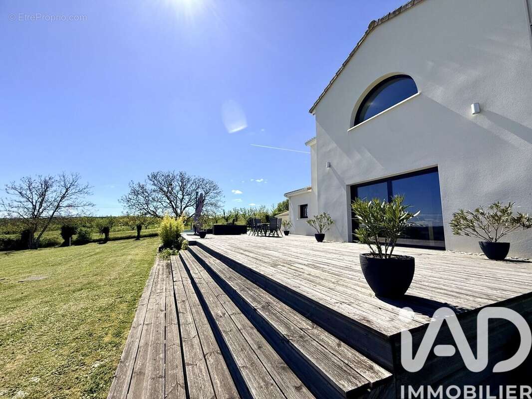 Maison 215 m² à Vouneuil-Sur-Vienne  - photo 3