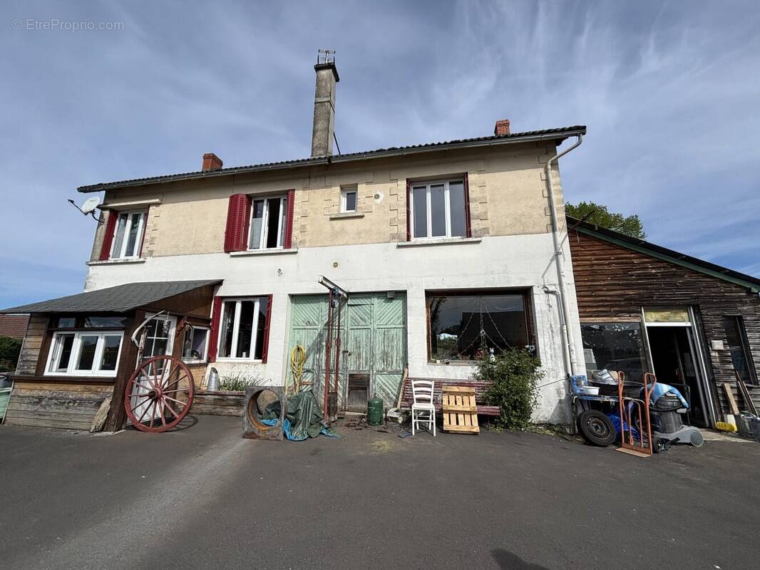 Façade avant - Maison à LANOBRE