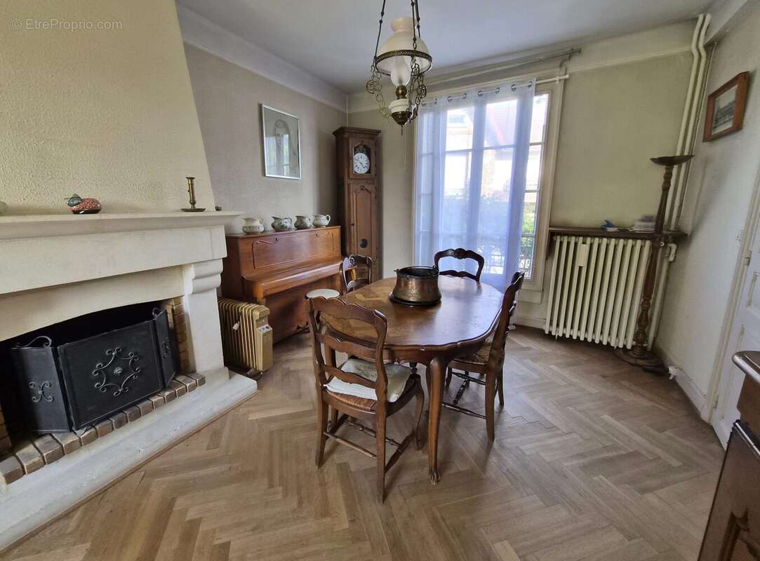 Maison à LA FRETTE-SUR-SEINE