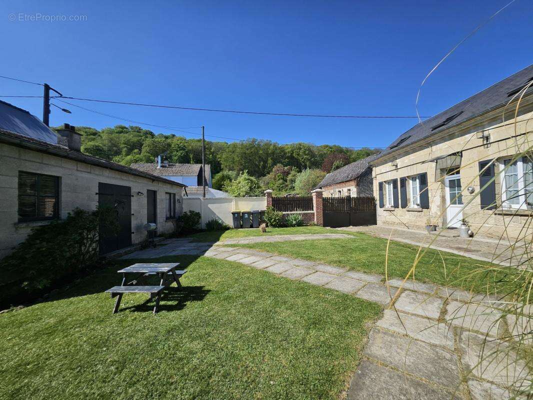 Magnifique longere en pierres de taille, renovee ! - photo 2