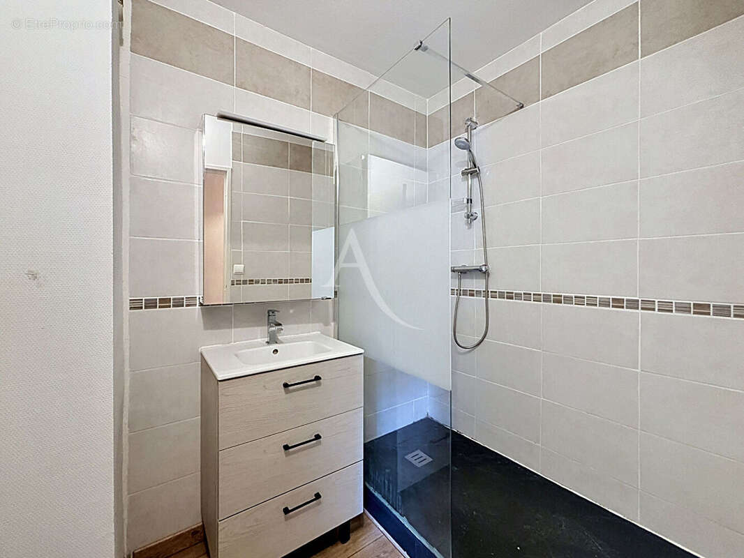 Appartement à AVRILLE