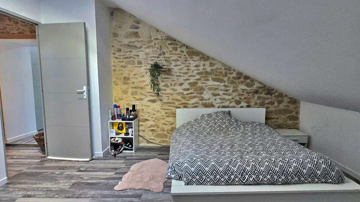 Maison rénovée en Pierre 6 pièces + Jardin + Garage - ORADOUR SUR GLANE (87) - photo 8