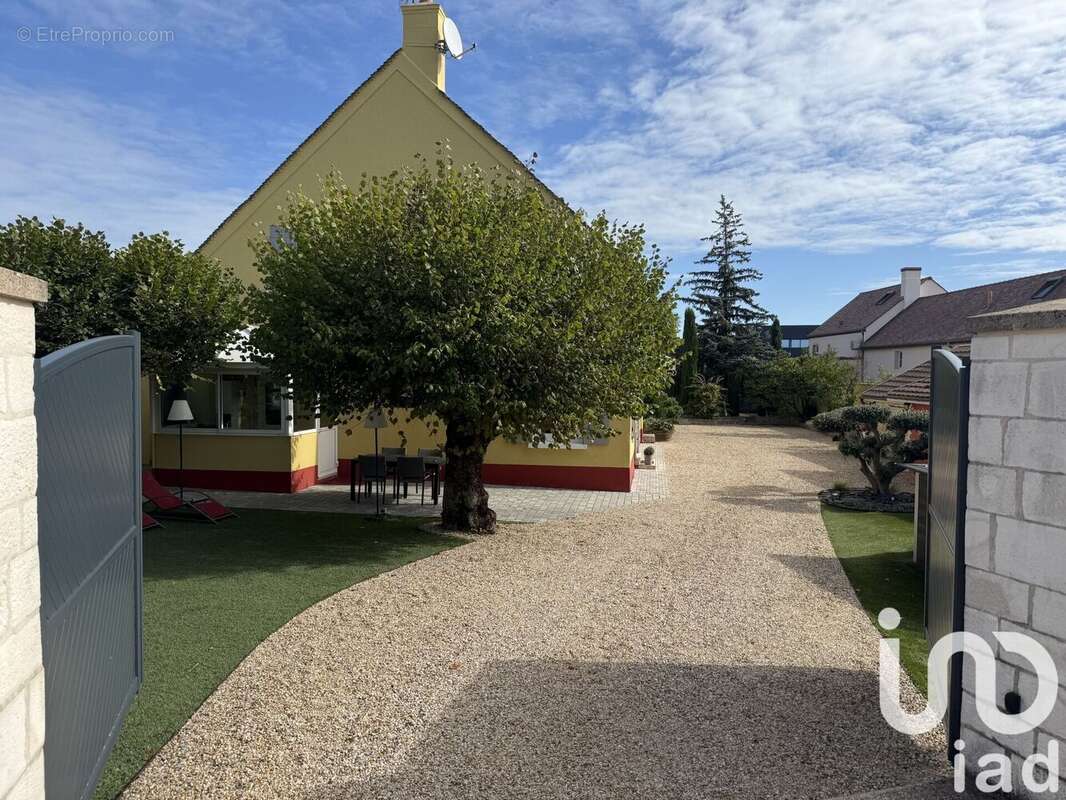 Maison 200 m² à Vignoles  - photo 2