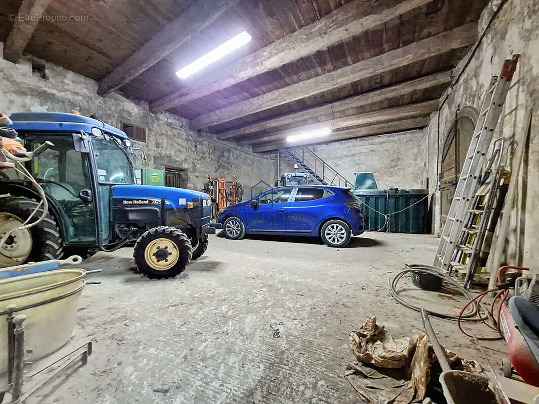 Commerce à SAINT-ANDRE-DE-SANGONIS