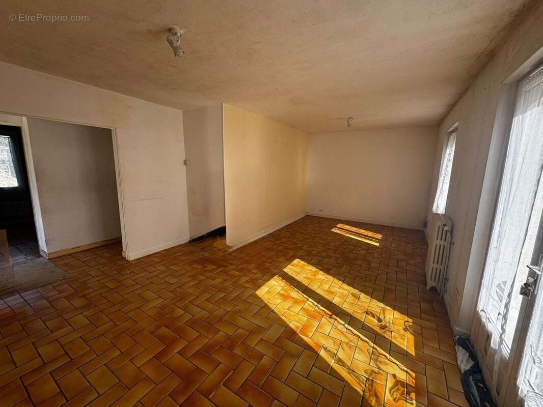 Maison 150 m² à Saint-Pierre-Aigle  - photo 5
