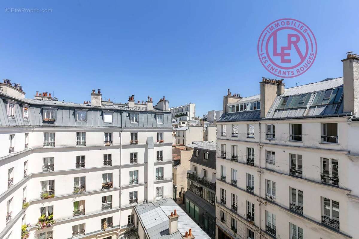 Paris 3ème - Deux pièces avec vue dégagée - photo 2