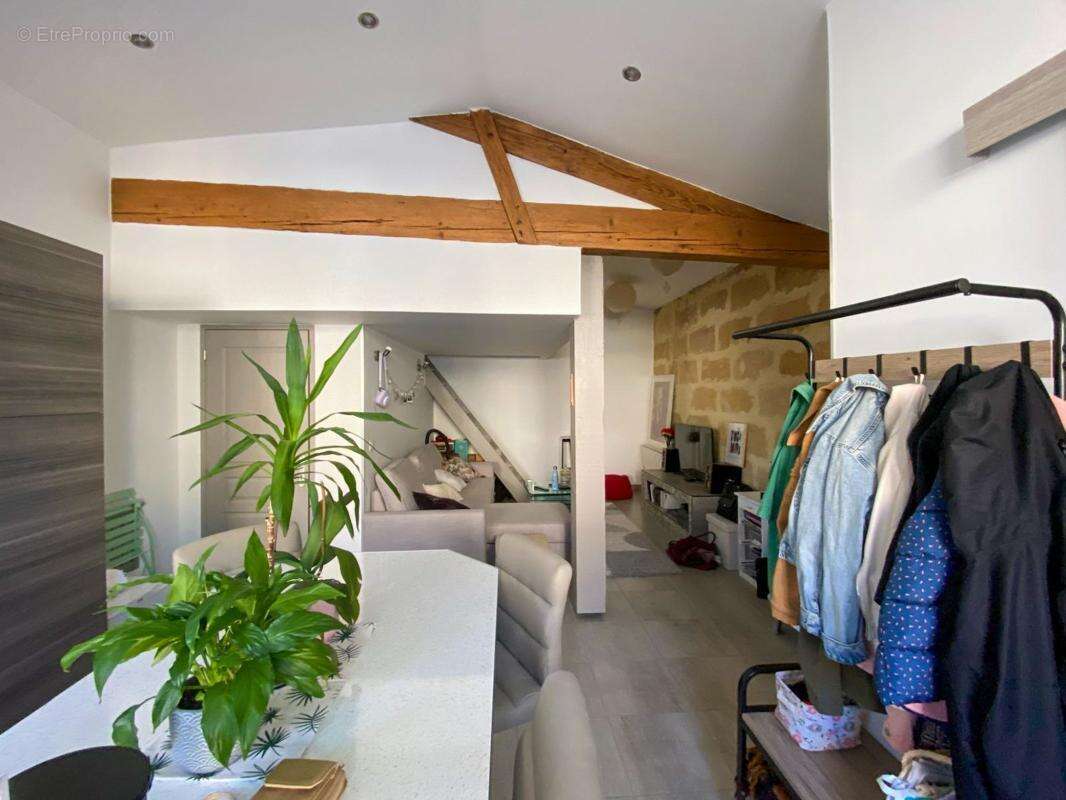 Appartement 163 m² à Saint-Loubes  - photo 3
