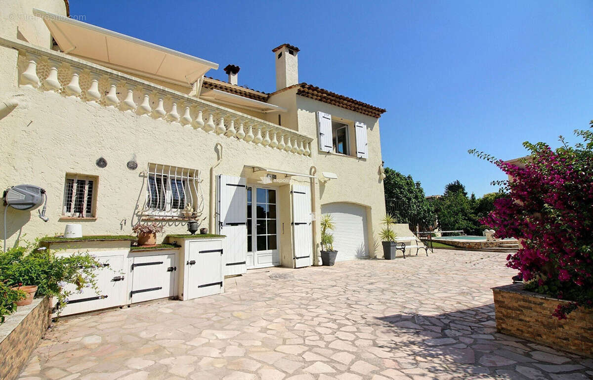 Maison à MOUGINS