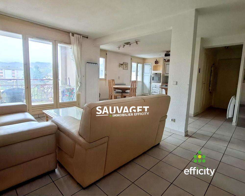 Appartement à REIGNIER