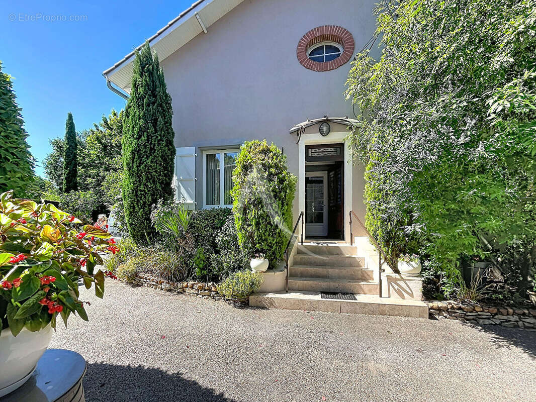 Maison à DOUELLE