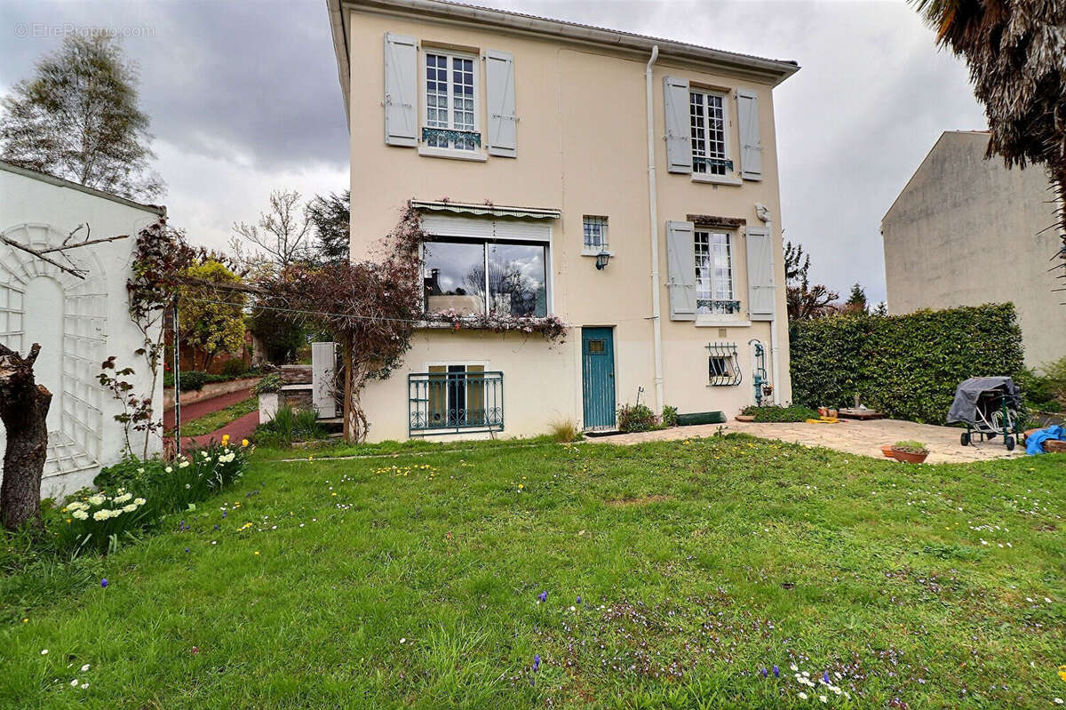 Maison à MAREIL-MARLY