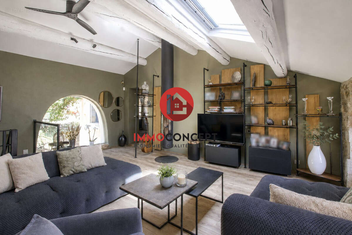Maison à PUJAUT