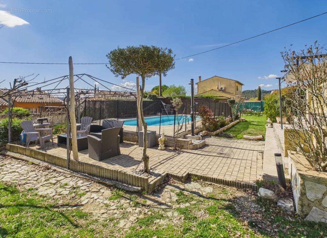 Maison à CALLIAN